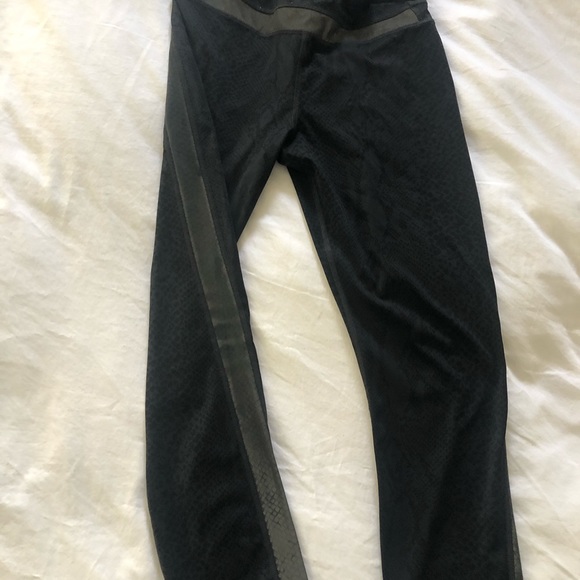 Lululemon Light Speed Tight *Full on Luxtreme - Picture 5 of 7